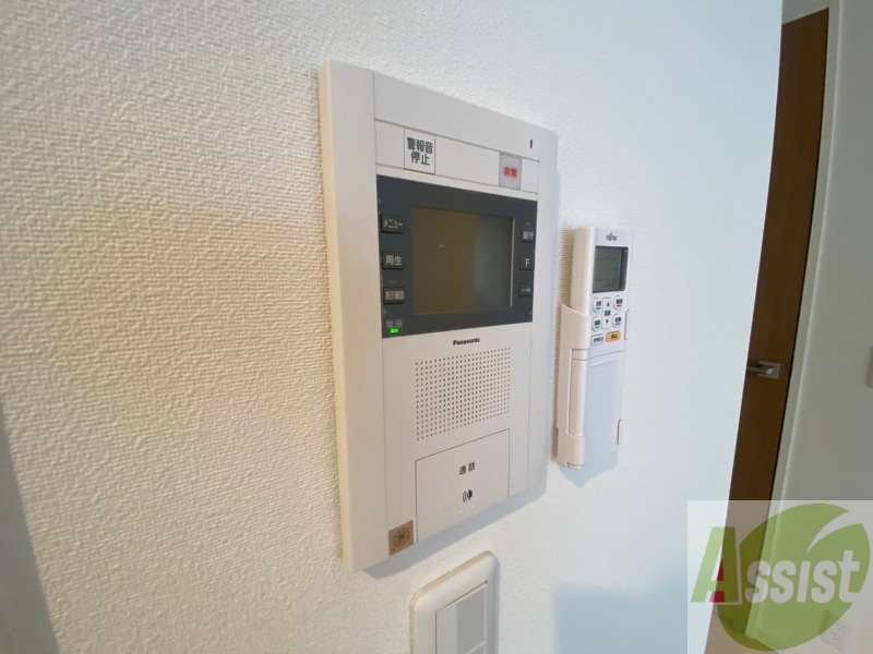 セキュリティ　ＴＶモニター付インターホンです。来客者の顔が見えるので安心！