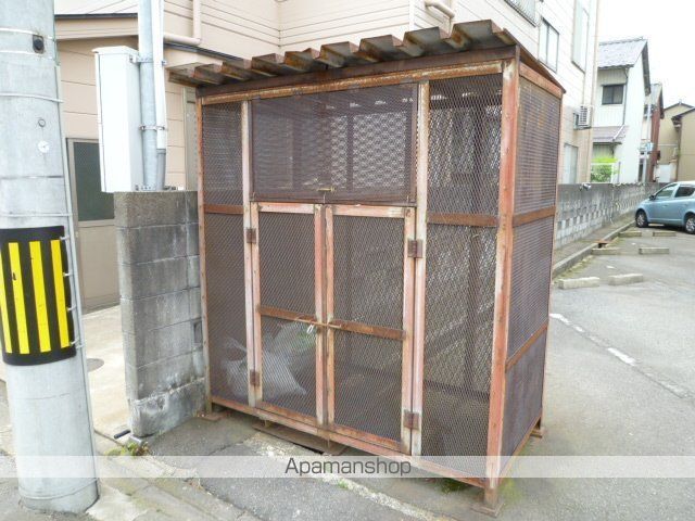 コンビニ　ファミリーマート福井円山店（コンビニ）まで361m