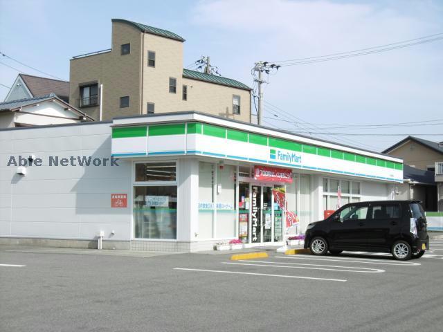 コンビニ　ファミリーマート小松島横須店（コンビニ）まで747m