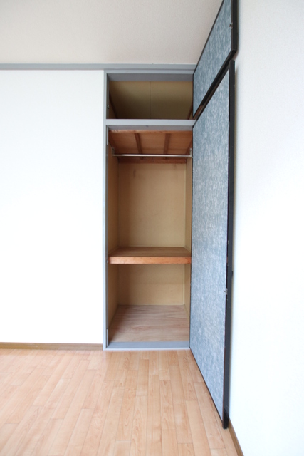 収納　洋間収納