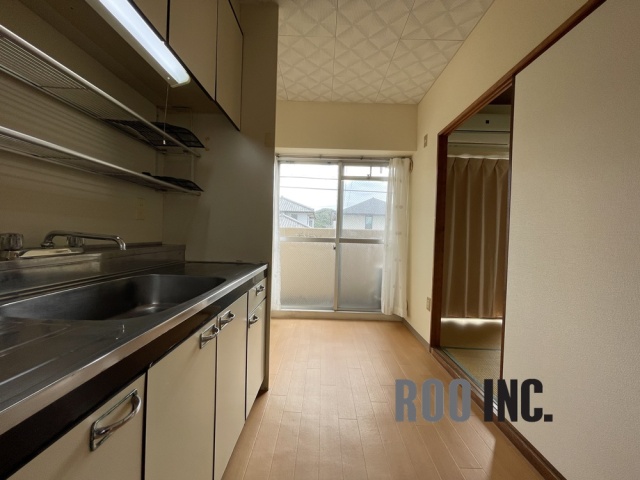 居室・リビング　写真は反転のお部屋です