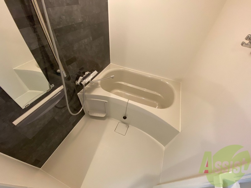 バス・シャワールーム　お風呂になります。一日の疲れを癒してくださいね。