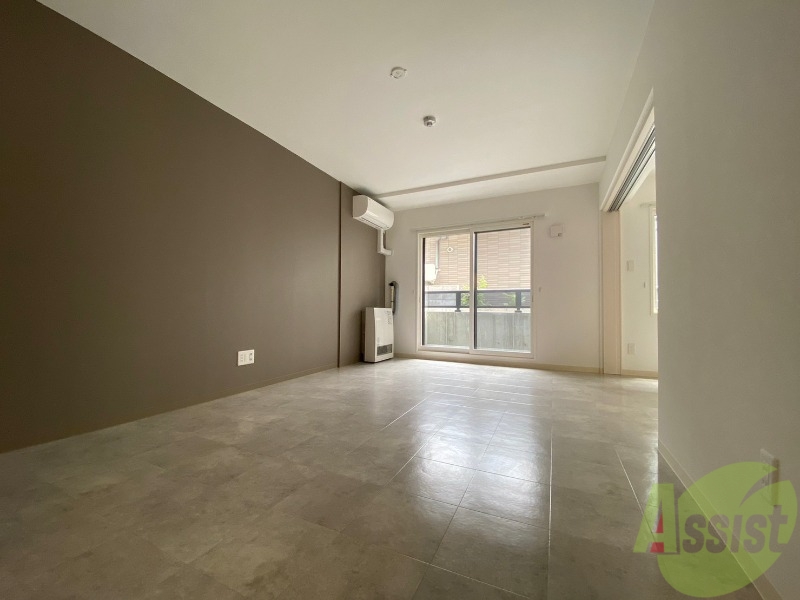 居室・リビング　広くてきれいなリビングです！快適に過ごせそうですね。