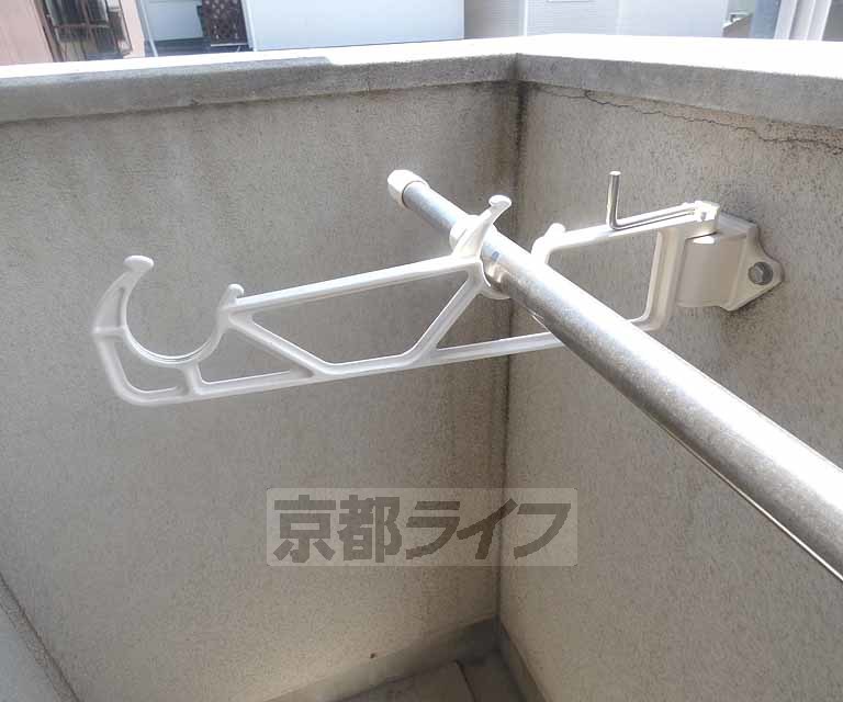 その他設備　物干し竿掛けです。