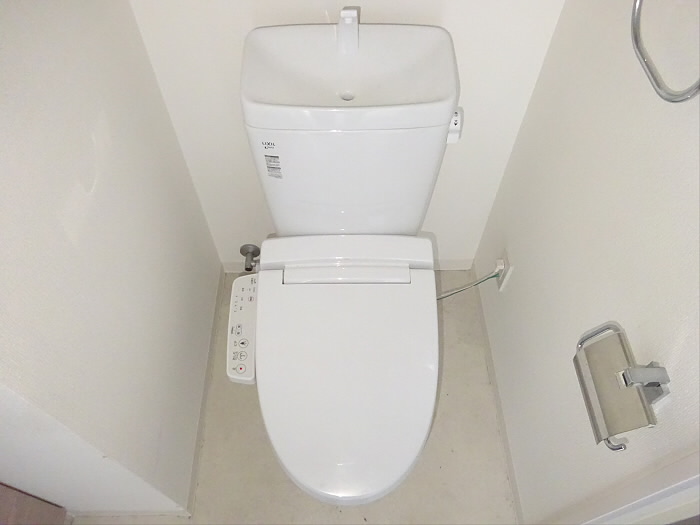 京王線 代田橋駅 徒歩1分 6階建 築11年のトイレ写真