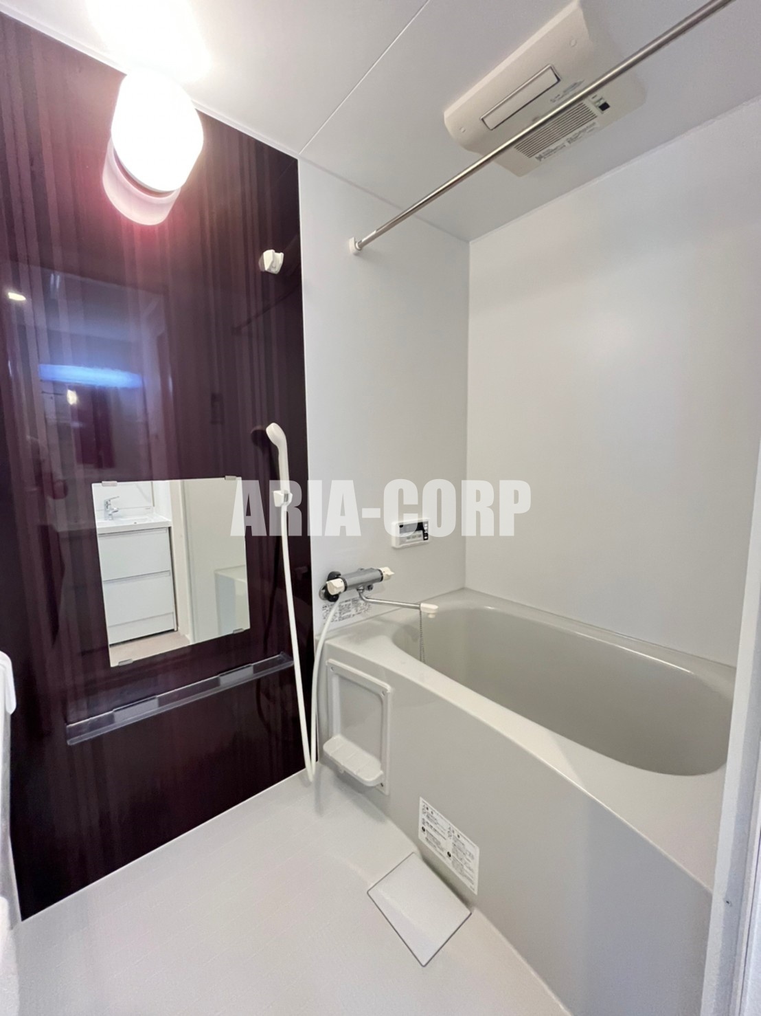 バス・シャワールーム　追炊き・浴室乾燥機付きのバスルーム♪