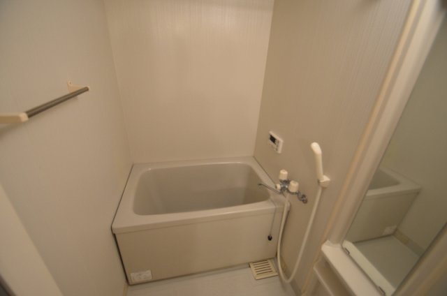 バス・シャワールーム　追い焚き機能付き