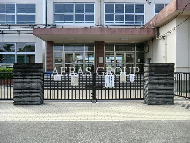 小学校　足立区立東渕江小学校（小学校）まで664m