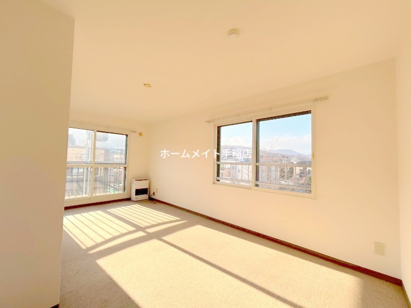 居室・リビング　家具付きですぐ住めます♪