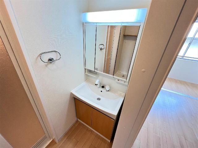 洗面設備　洗髪洗面化粧台