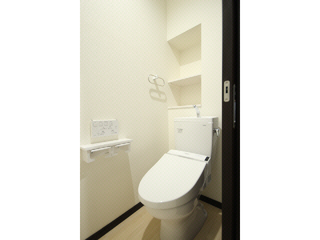 トイレ　温水洗浄便座