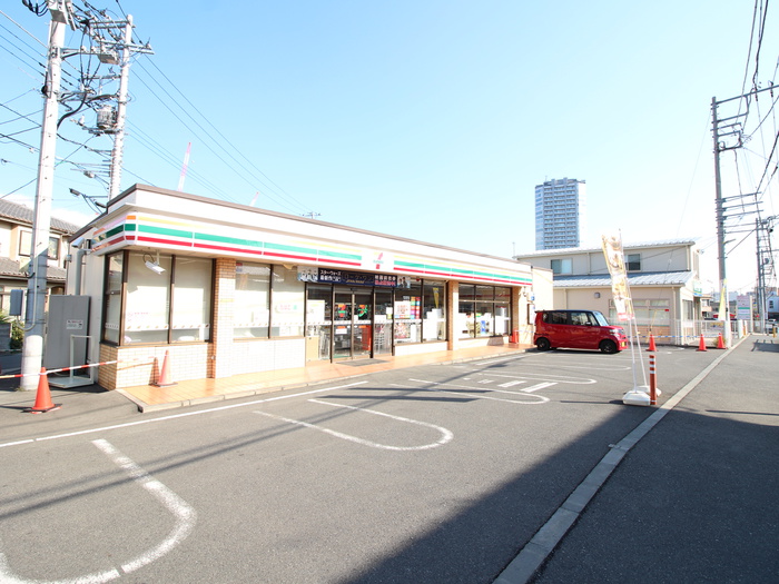 コンビニ　セブンイレブン長津田駅西口店（コンビニ）まで394m