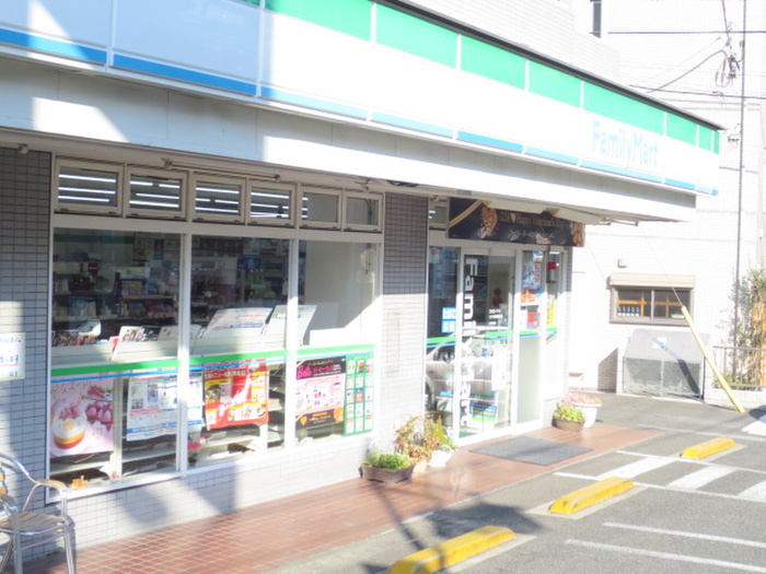 コンビニ　ファミリーマートコウヤ長津田町店（コンビニ）まで589m
