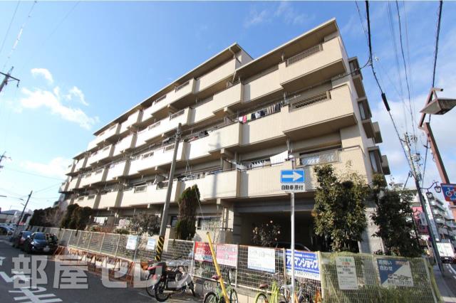 建物外観　タイル貼りのキレイな外観です。