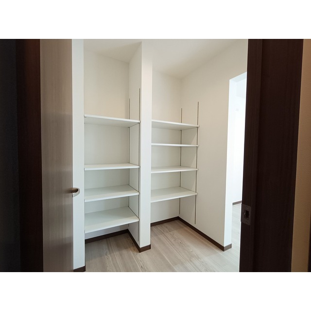 収納　パントリー