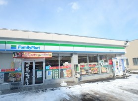 コンビニ　ファミリーマート札幌発寒７条店（コンビニ）まで373m