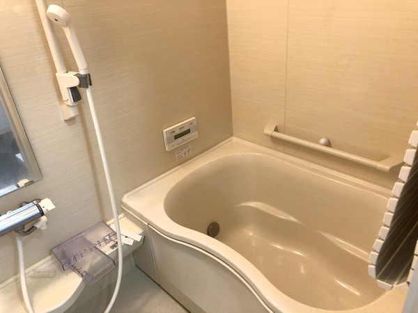 バス・シャワールーム　追い焚き機能付き