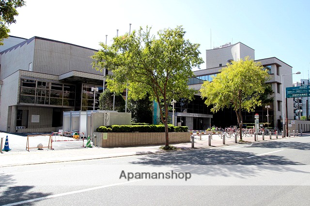 図書館　西図書館（図書館）まで402m