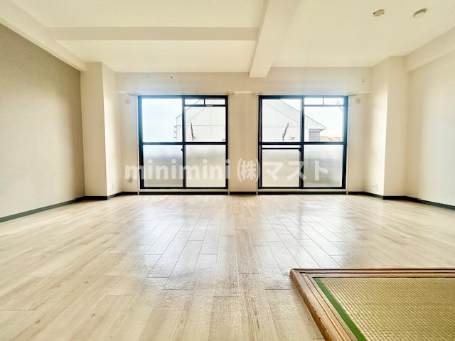 居室・リビング　他号室参考写真です