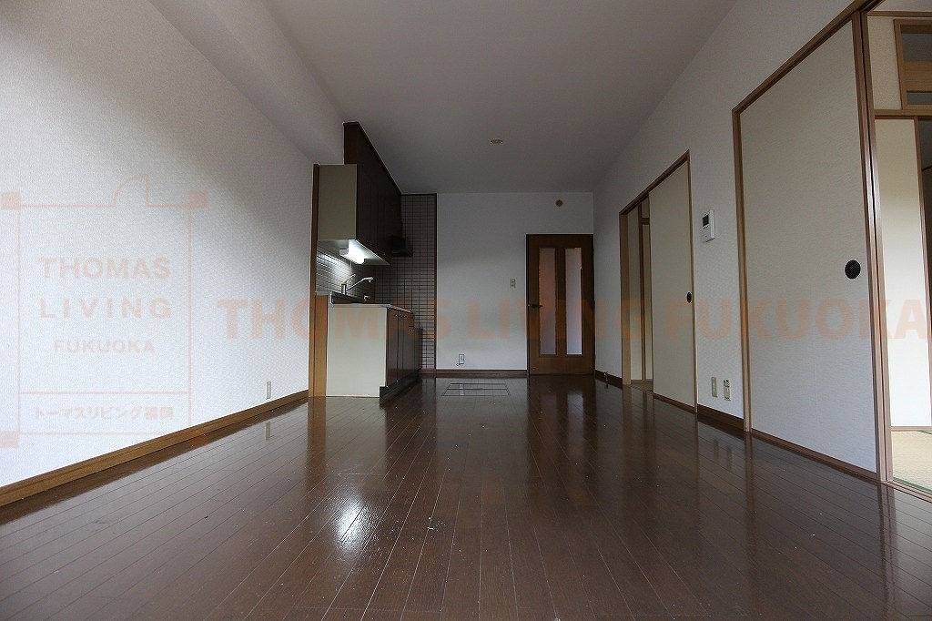 居室・リビング　リビング　※別号室参考写真