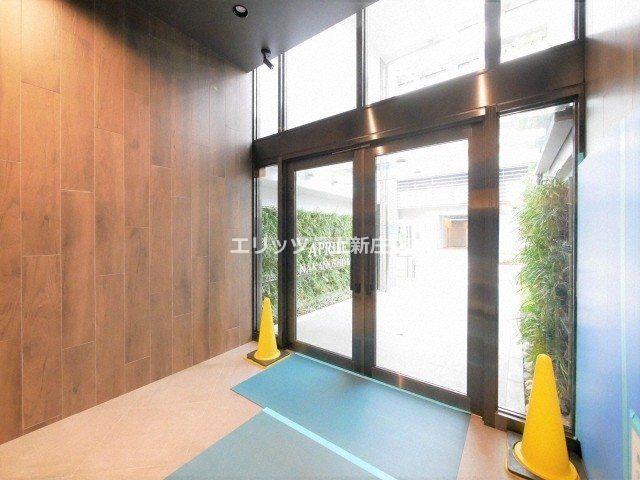 玄関　バルコニー