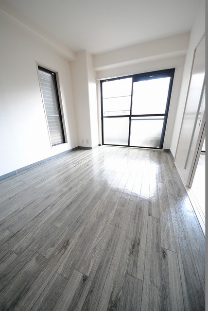 居室・リビング　写真は２０２号室