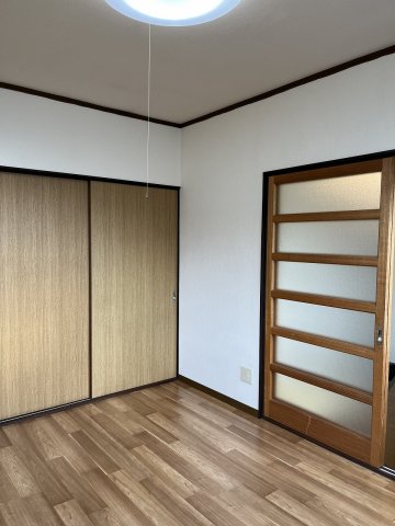 居室・リビング　6帖の洋室です！