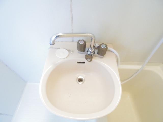 洗面設備　同イメージ反転