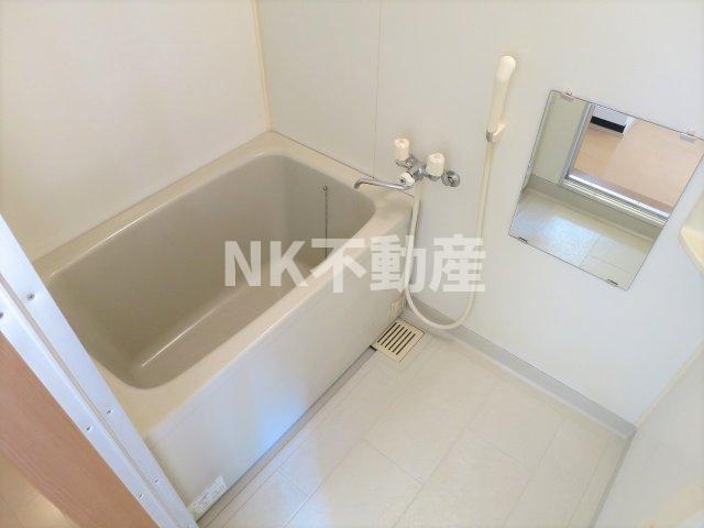 バス・シャワールーム　ゆったり過ごせるお風呂です