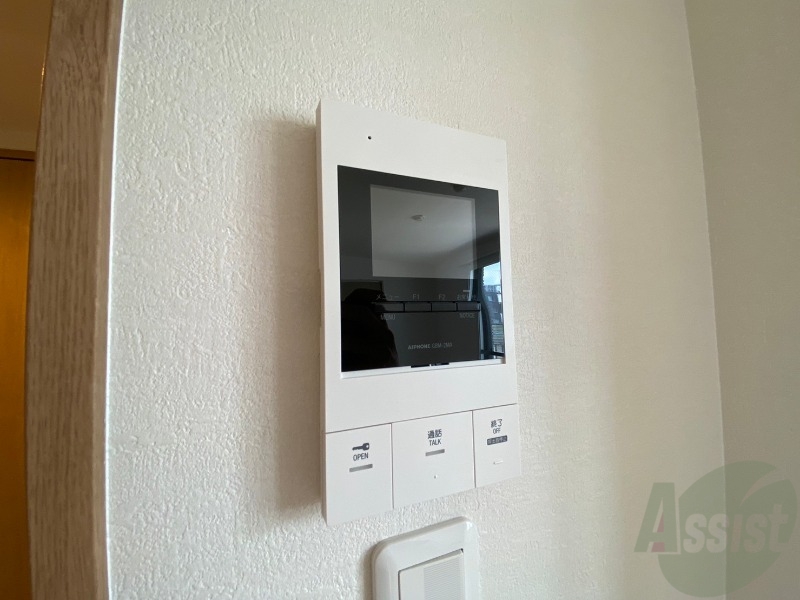 セキュリティ　ＴＶモニター付インターホンです。来客者の顔が見えるので安心！