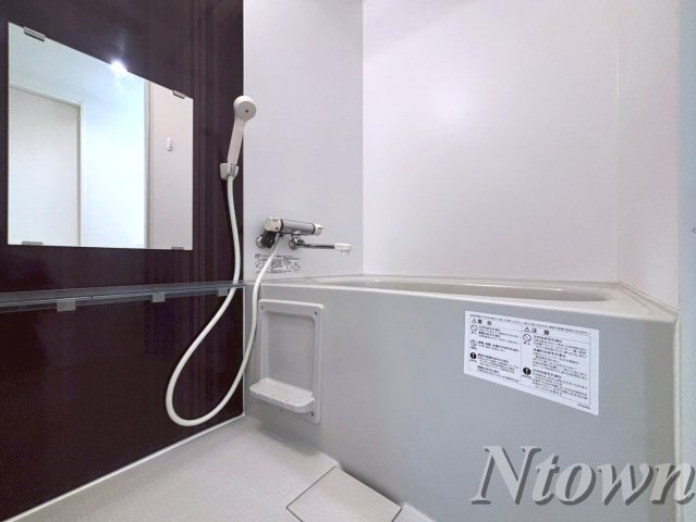 バス・シャワールーム　落ち着いた空間のお風呂です