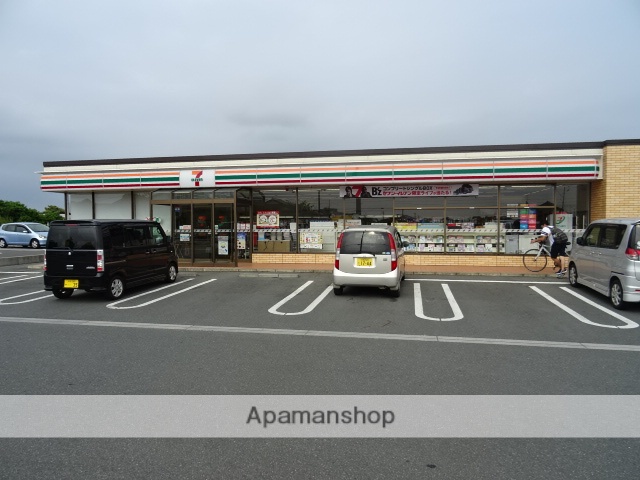 コンビニ　セブンイレブン（コンビニ）まで650m