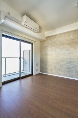 居室・リビング　こちらの居間で趣味の時間をお楽しみください