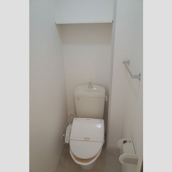 トイレ　温水洗浄便座