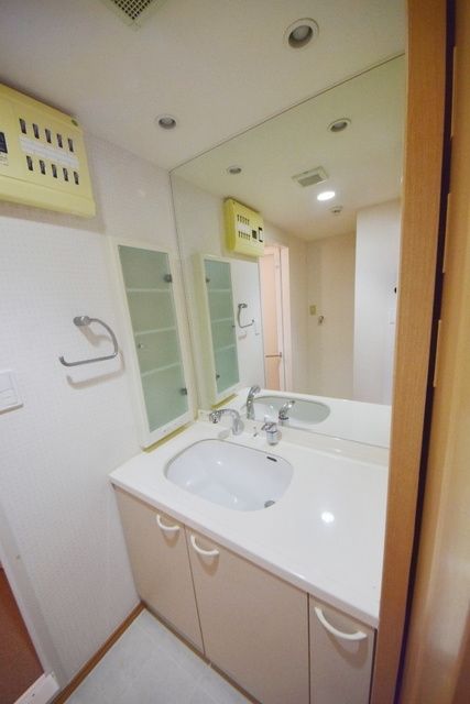 洗面設備　★朝の身支度に便利な独立洗面台です★