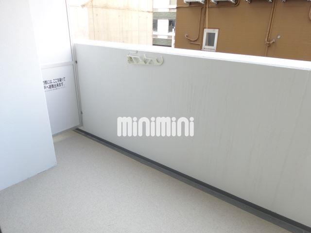 バルコニー　広々としたベランダです。