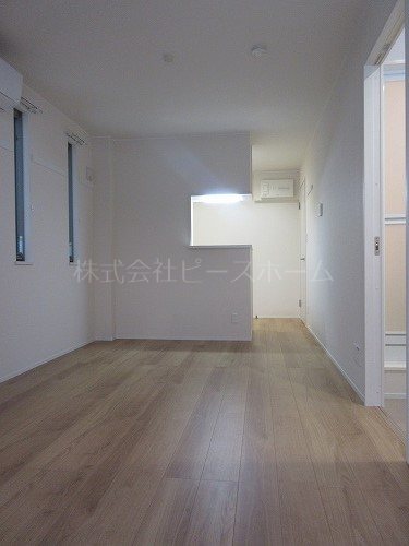 居室・リビング　※別号室参考写真