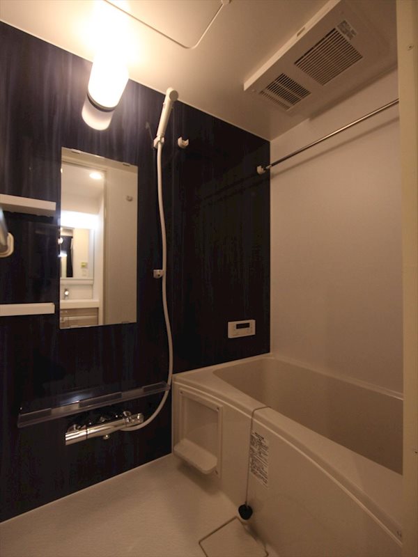 バス・シャワールーム　追い焚き・オートバス機能付お風呂