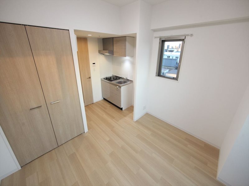 居室・リビング　洋室8.7帖　広々としたお部屋です