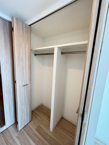 トイレ　別号室の写真です。ご参考までに