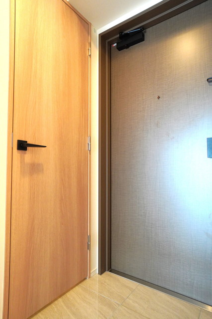 玄関　※写真は同タイプ住戸です。