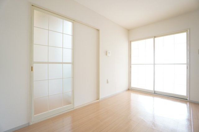 居室・リビング　※同タイプの写真です。