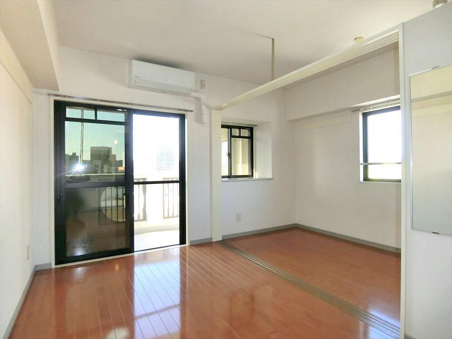 居室・リビング　同じ間取りの別部屋の写真です。