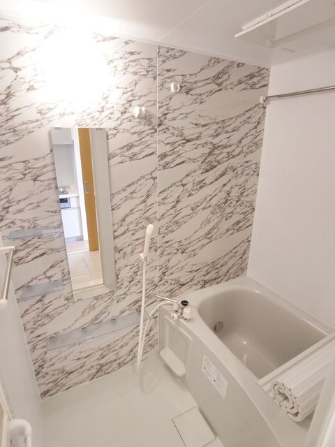 バス・シャワールーム　♪サッパリ爽快バスタイム！♪