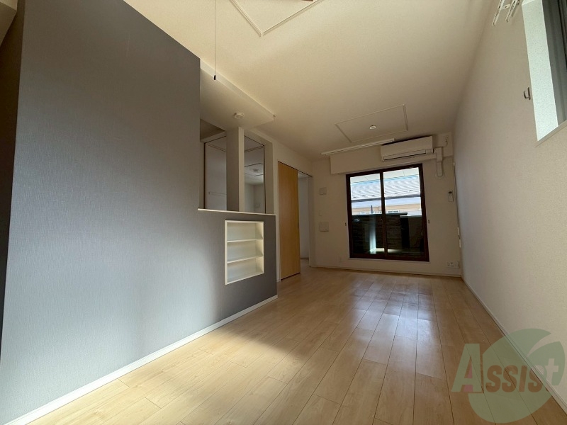 居室・リビング　リビングは１１．８帖のＬＤＫです。窓が多いので日当たりも良好