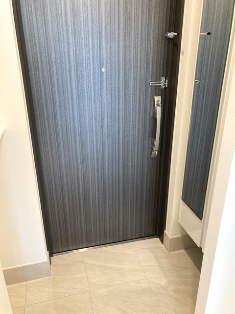 玄関　※写真は同タイプ住戸です。