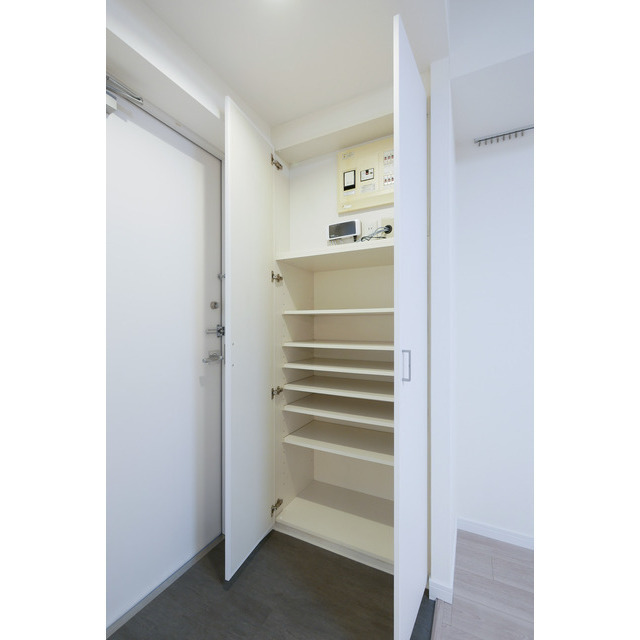 収納　シューズボックス