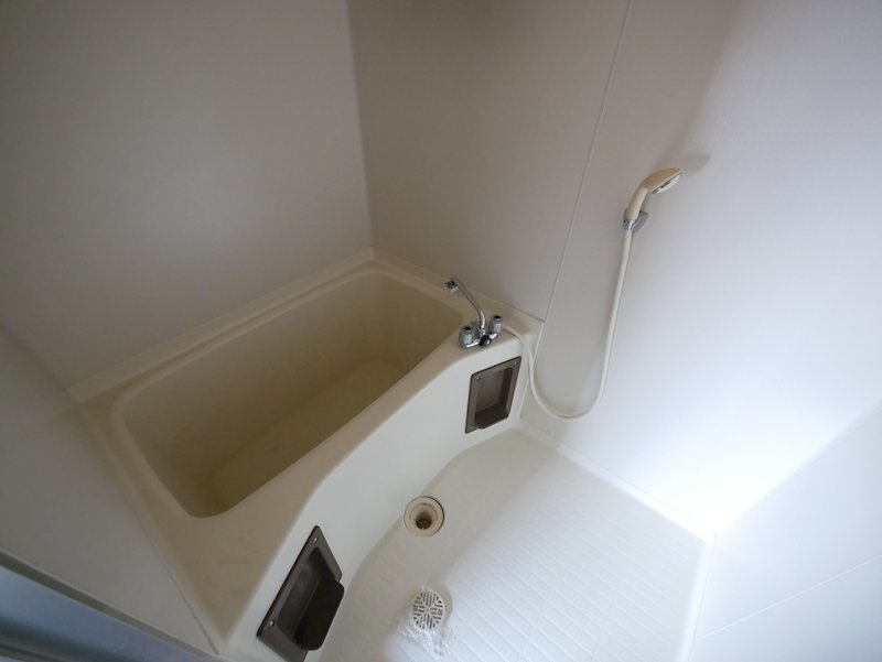 バス・シャワールーム　シャワー