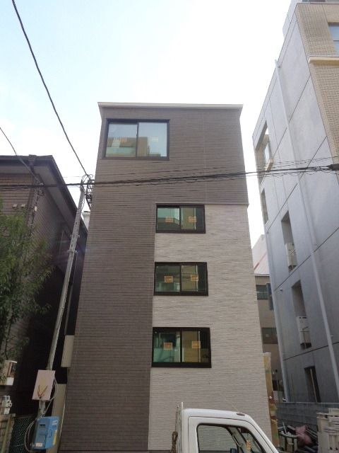 エントランス　外観建築中