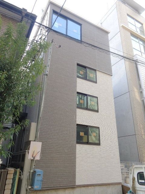 建物外観　外観建築中